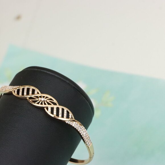 Rose Gold Twist Design CZ Bangle for Women, XPBL0529 - Picture 7 of 12